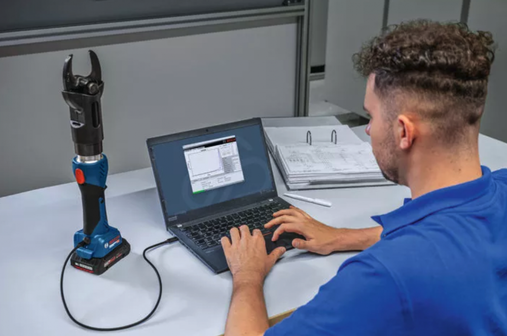 เครื่องตัดสายไฟไร้สาย BOSCH GKH 18V-50 Professional ระบบไฮดรอลิค แรงตัดสูงสุด 50 kN (ตัวเปล่า)