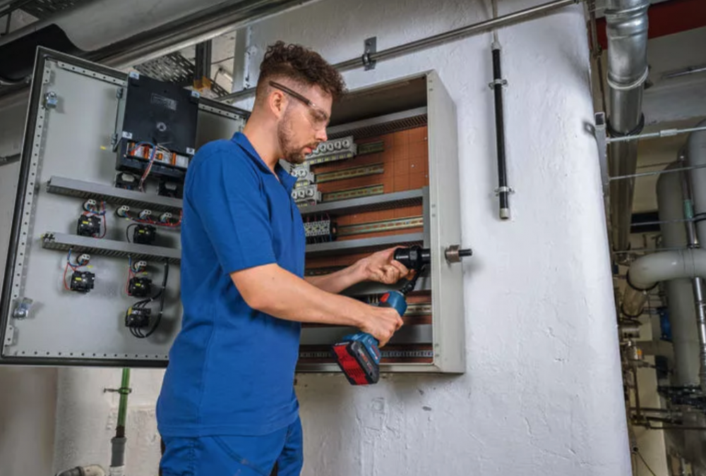 เครื่องตัดสายไฟไร้สาย BOSCH GLH 18V-60 Professional ระบบไฮดรอลิก แรงเจาะสูงสุด 60 kN (ตัวเปล่า)