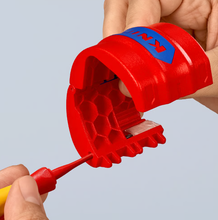 คีมตัดท่อพลาสติก KNIPEX DPT50 90 23 02 BK