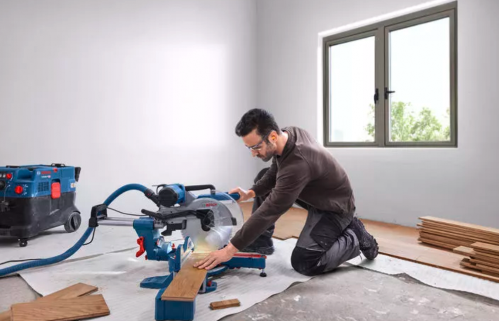 แท่นตัดองศา BOSCH GCM 340-305 D Professional กำลังไฟ 1800 วัตต์ ขนาด 305 มม.