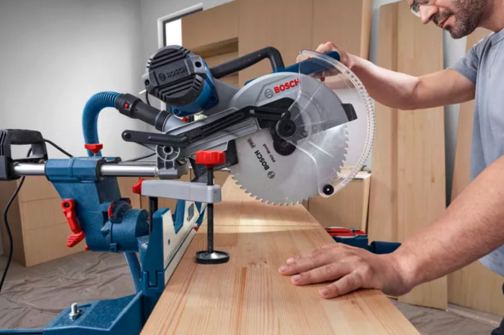 แท่นตัดองศา BOSCH GCM 340-305 D Professional กำลังไฟ 1800 วัตต์ ขนาด 305 มม.