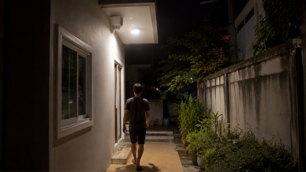 PIR Sensor กับ Microwave Sensor ต่างกันยังไง เลือกเซนเซอร์ตรวจจับการเคลื่อนไหวผิด อาจทำให้ไฟติดเองบ่อย PIR Sensor กับ Microwave Sensor ต่างกันยังไง เลือกเซนเซอร์ตรวจจับการเคลื่อนไหวผิด อาจทำให้ไฟติดเองบ่อย