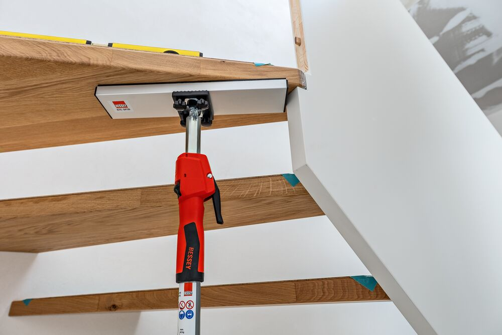 แผ่นรองรับค้ำยัน BESSEY STE SP35 สําหรับเสาค้ำฝ้า ความยาว 355 มม 