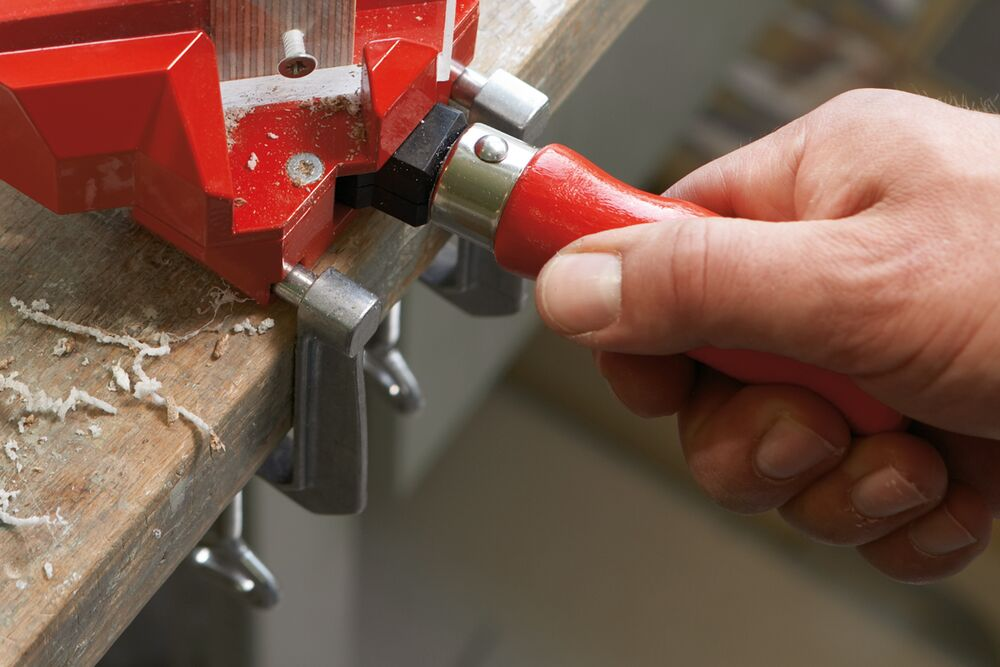 แคลมป์ล็อกยึดฐานโต๊ะ BESSEY TK6 Table Clamp