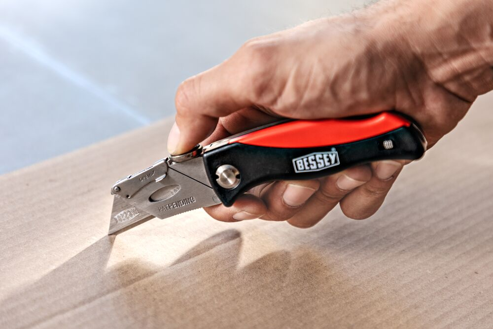 มีดพับอเนกประสงค์ BESSEY DBKPH EU Bladed Jack Knife