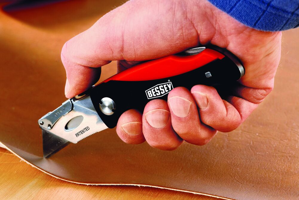 มีดพับอเนกประสงค์ BESSEY DBKPH EU Bladed Jack Knife