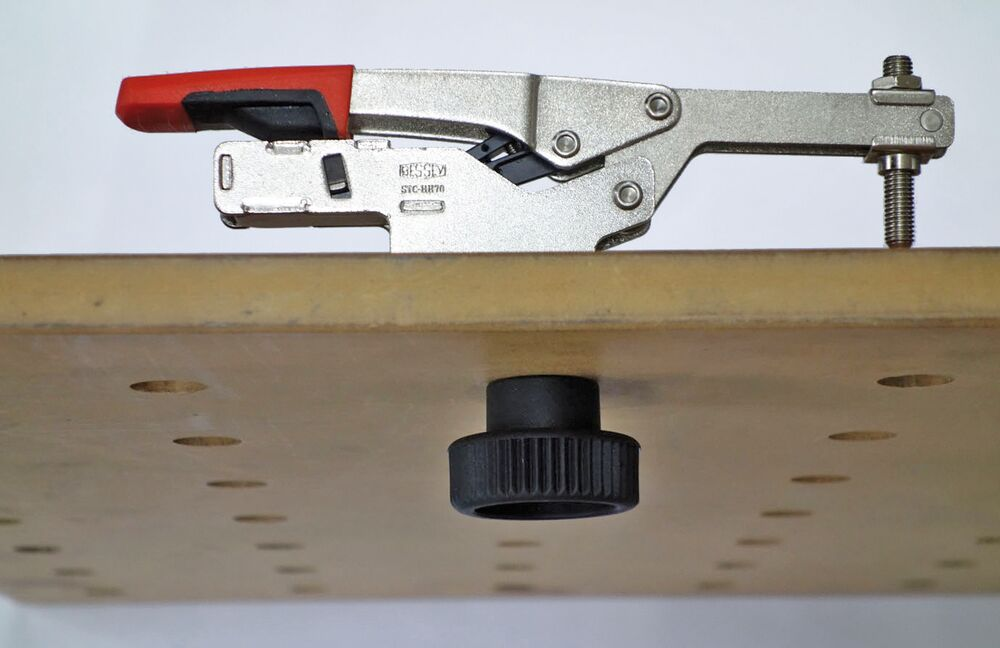 อะแดปเตอร์สลักล็อก BESSEY STC SET T20 สำหรับยึดแคลมป์เข้ากับโต๊ะ ขนาด 20 mm