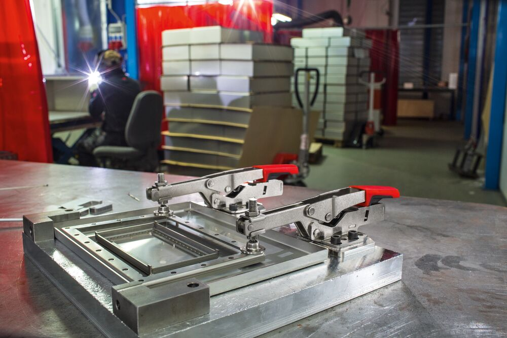 แคลมป์จับชิ้นงาน BESSEY STC HH50 T20 Horizontal toggle clamp