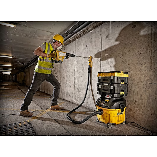 เครื่องดูดฝุ่นเปียก แห้ง DEWALT DWV901L QS ขนาด 30 ลิตร
