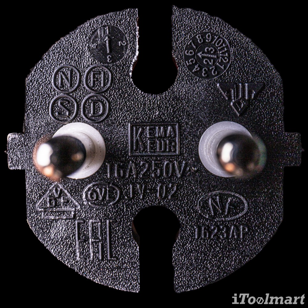 เครื่องเป่าลมไฟฟ้า Bosch UniversalGardenTidy 3000