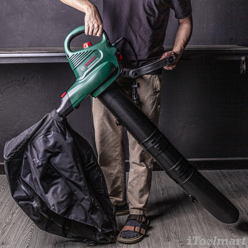 เครื่องเป่าลมไฟฟ้า Bosch UniversalGardenTidy 3000