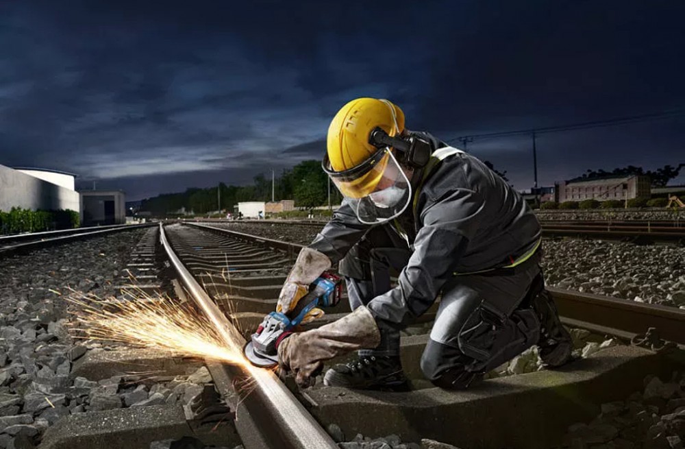 เครื่องเจียรไร้สาย BOSCH GWS 18V-11 S Professional ขนาด 4 นิ้ว (ตัวเปล่า)