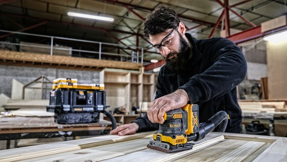 เครื่องขัดกระดาษทราย ไร้สาย DEWALT DCW200N-XJ 20V Max ขนาด 1/4 แผ่น (ตัวเปล่า)