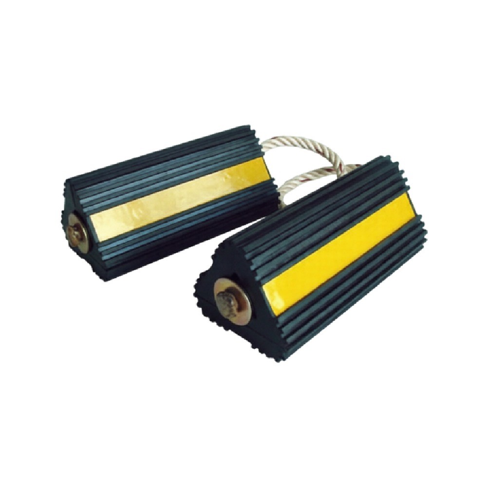 ยางห้ามล้อรถ Paramat G071100005 รุ่น 92321 สีดำ พร้อมแถบสะท้อนแสง ขนาด 100x200x100 มม 