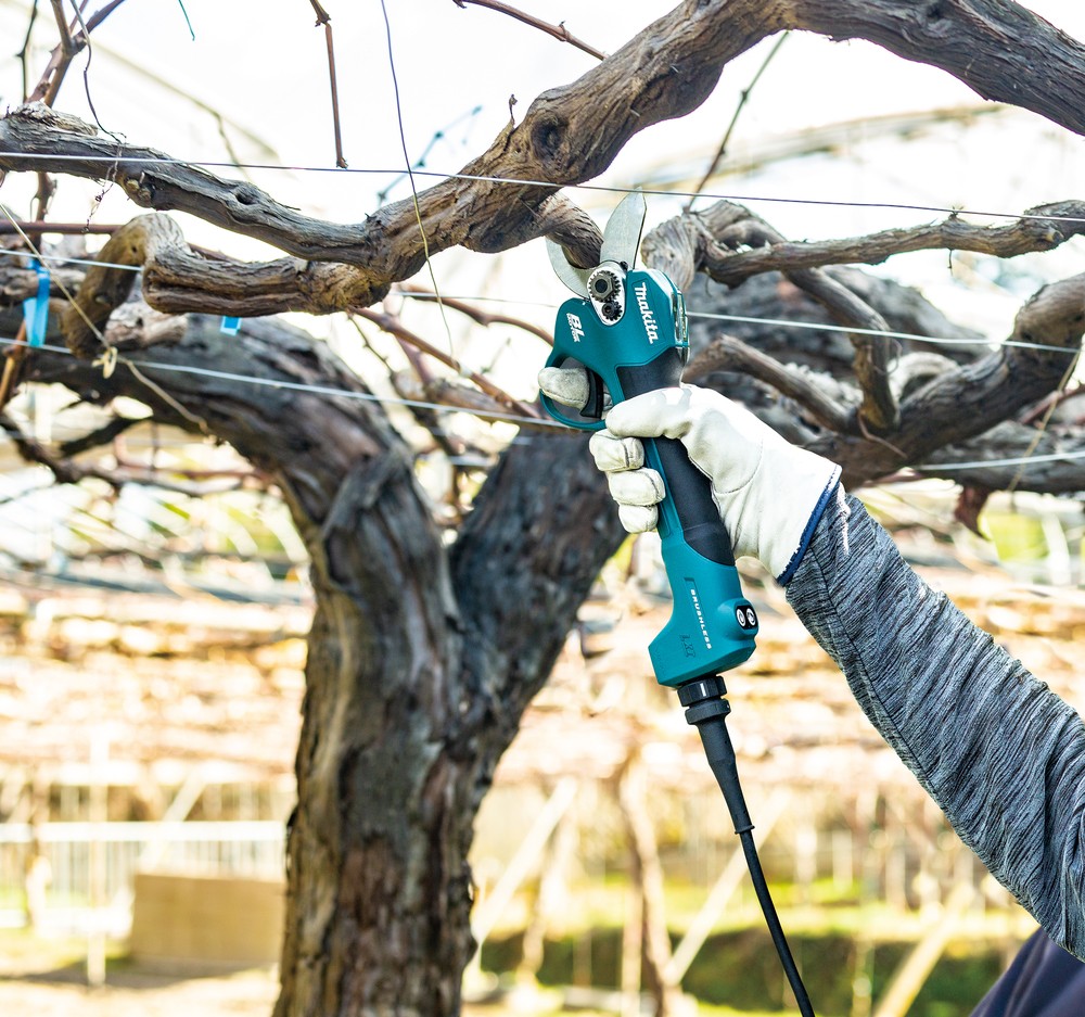 กรรไกรตัดกิ่งไร้สาย MAKITA DUP180Z 18V Pruning Shear LXT ® (ตัวเปล่า)