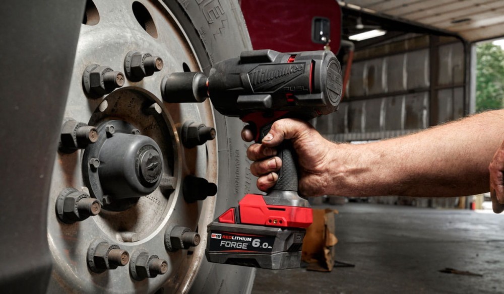 บล็อกกระแทกไร้สาย MILWAUKEE M18 FHIW2F12-0 ขนาด 1/2 นิ้ว แรงบิดสูงสุด 1627 นิวตันเมตร (ตัวเปล่า)
