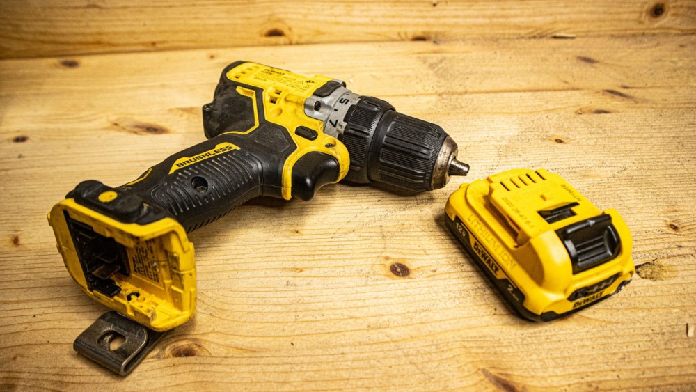 งานเบา งานไว ต้องแบตเล็ก แบตเตอรี่ DeWalt 12V ดีกว่าที่หลายคนคิด