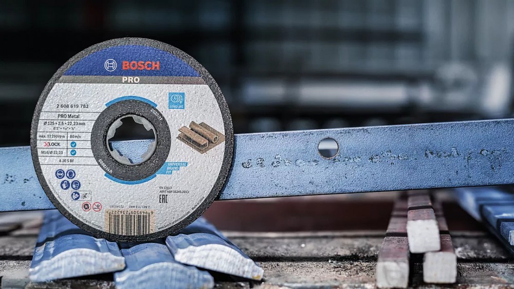 ใบตัดเหล็ก 5 นิ้ว BOSCH PRO Metal ระบบ X-LOCK 125 x 2.5 x 22.23 มม.