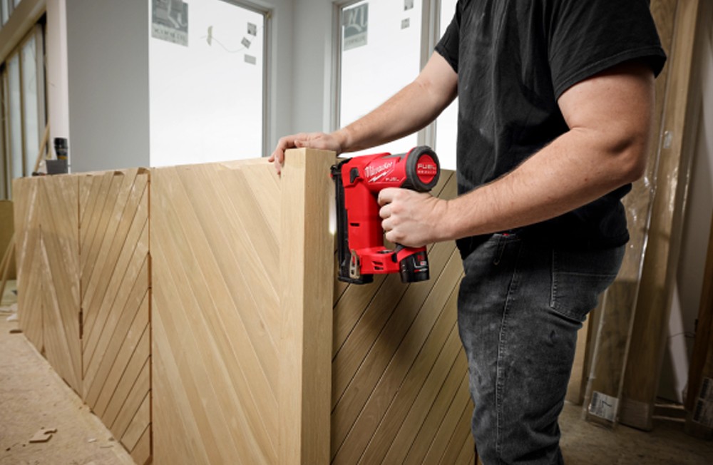 เครื่องยิงตะปูไร้สาย MILWAUKEE M12 FCN18GS 0X0 12V   ตัวเปล่า  