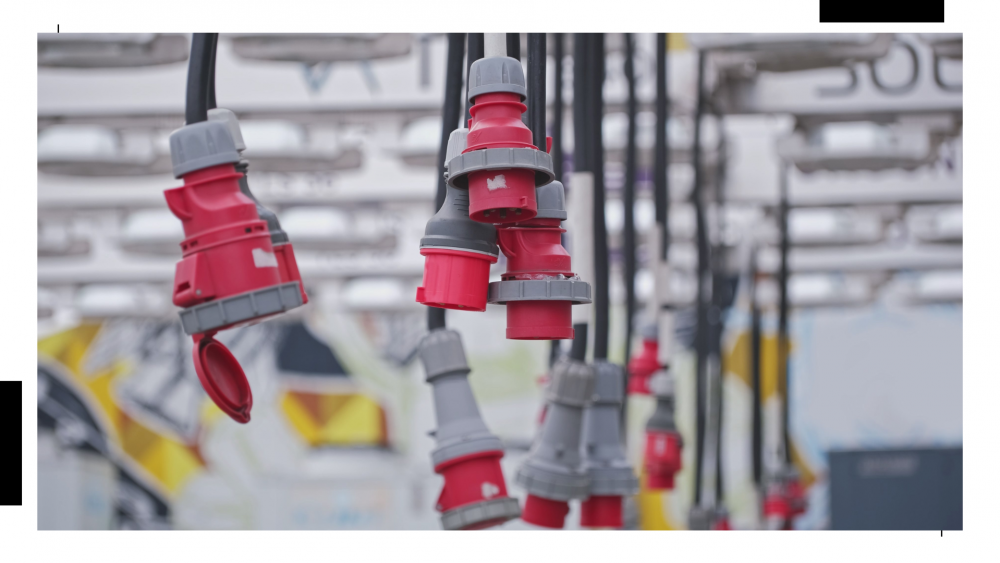 เจาะลึก พาวเวอร์ปลั๊กอุตสาหกรรม สีที่ต่างกันบอกอะไรเราได้บ้าง เจาะลึก พาวเวอร์ปลั๊กอุตสาหกรรม สีที่ต่างกันบอกอะไรเราได้บ้าง