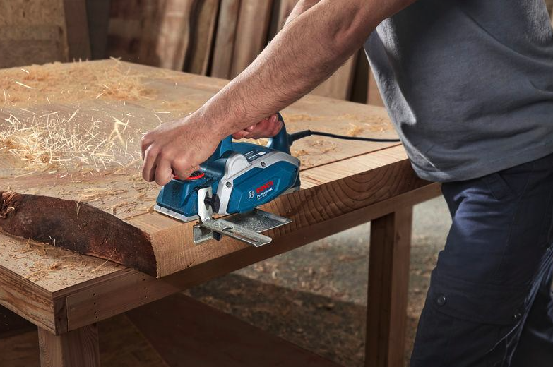 กบไฟฟ้า BOSCH GHO 16 82 Professional ขนาด 3 1 4 นิ้ว 630 วัตต์ กบไฟฟ้า BOSCH GHO 16 82 Professional ขนาด 3 1 4 นิ้ว 630 วัตต์