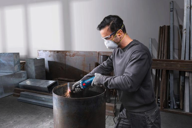 เครื่องเจียรคอตรงไร้สาย BOSCH GGS 18V 10 SLC  ตัวเปล่า 