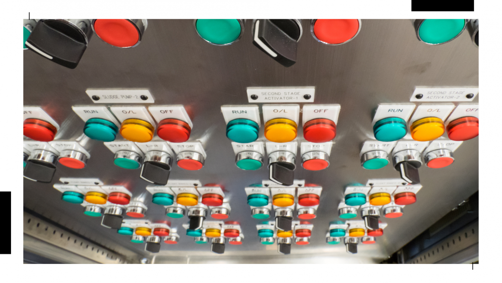 ไพล็อตแลมป์ สีต่าง ๆ บอกอะไรบ้าง คู่มือทำความเข้าใจระบบไฟสถานะแบบมืออาชีพ