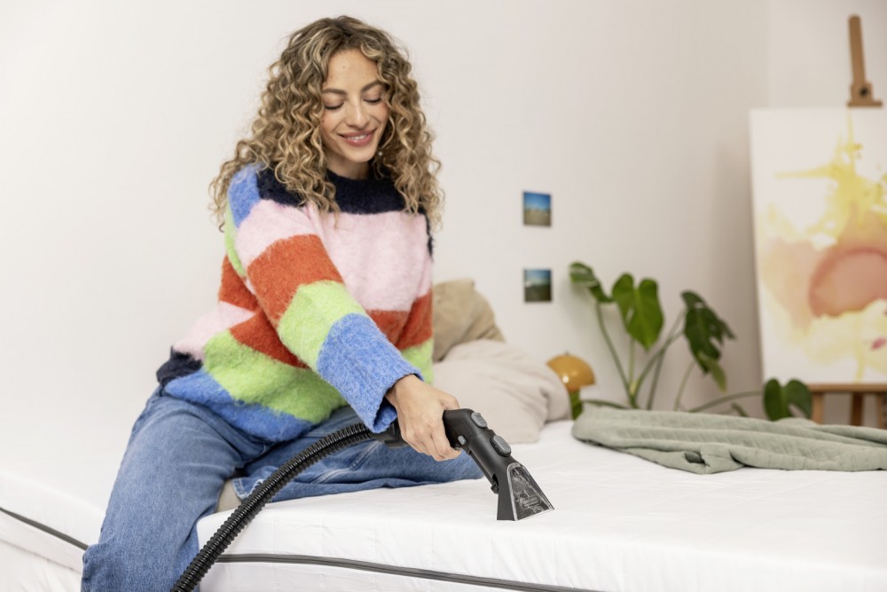 เครื่องซักพรมแบบสเปรย์แล้วดูดกลับ Karcher SE 4001 1 081 530 0 แรงดันไฟฟ้า 220 240 โวลต์ ความจุถัง 4 ลิตร