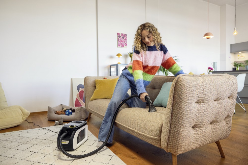 เครื่องซักพรมแบบสเปรย์แล้วดูดกลับ Karcher SE 4001 1 081 530 0 แรงดันไฟฟ้า 220 240 โวลต์ ความจุถัง 4 ลิตร