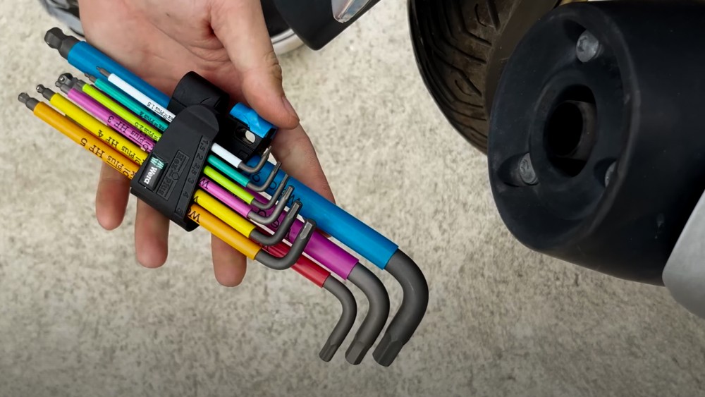 ซื้อ ประแจหกเหลี่ยม ต้องดูขนาดมิลลิเมตร หรือ นิ้ว แล้วต่างกันยังไง