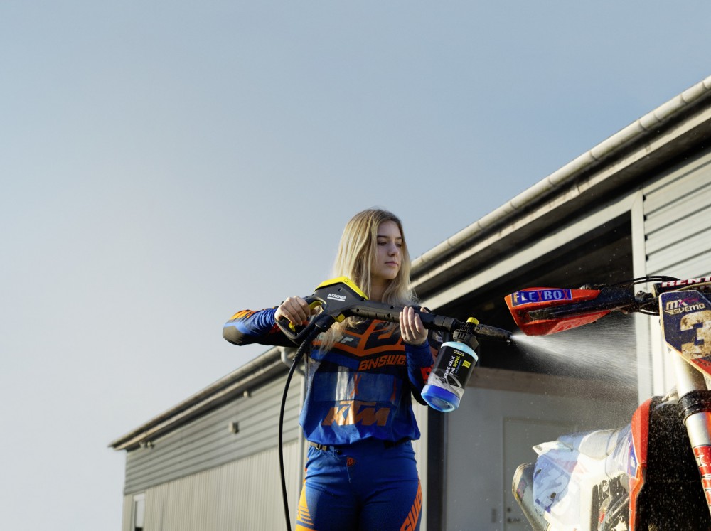 น้ำยาทำความสะอาดรถยนต์ Karcher RM 615 Ultra foam cleaner 6 295 743 0 ขนาด 1 ลิตร น้ำยาทำความสะอาดรถยนต์ Karcher RM 615 Ultra foam cleaner 6 295 743 0 ขนาด 1 ลิตร