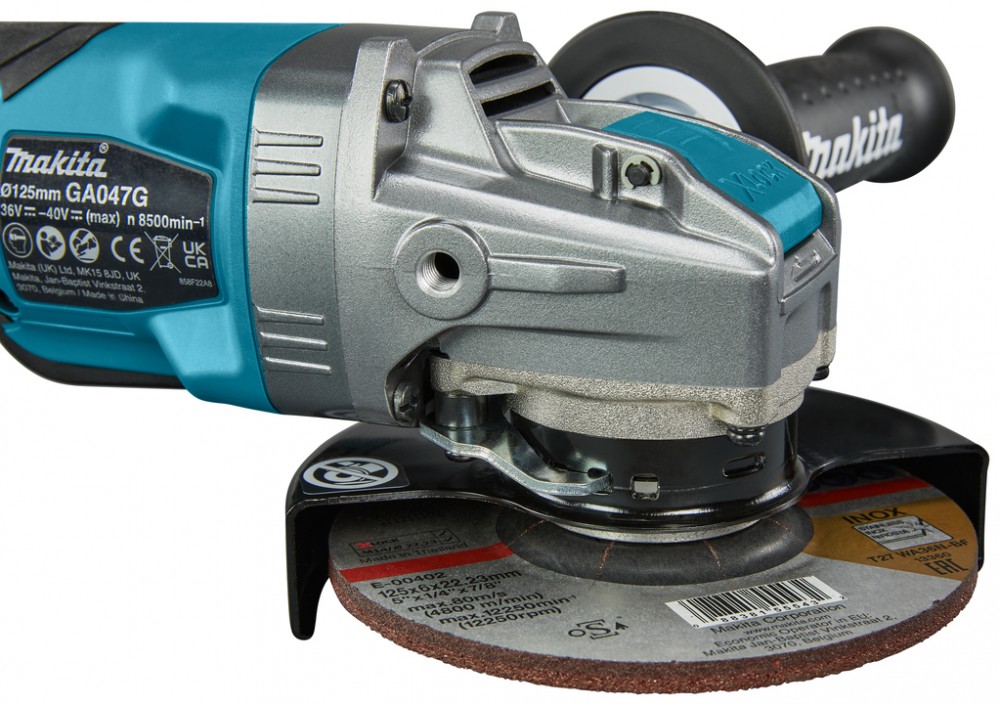 เครื่องเจียร์ไร้สาย ขนาด 5 นิ้ว MAKITA GA047GZ 40V สวิทบีบล่าง (ตัวเปล่า) 5 inch cordless angle grinder Paddle Switch Type (solo)