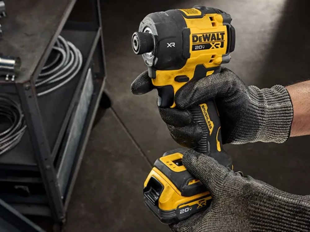 ไขควงกระแทกไร้สาย DEWALT DCF870 ขนาด 1/4 นิ้ว 20V. (ตัวเปล่า)