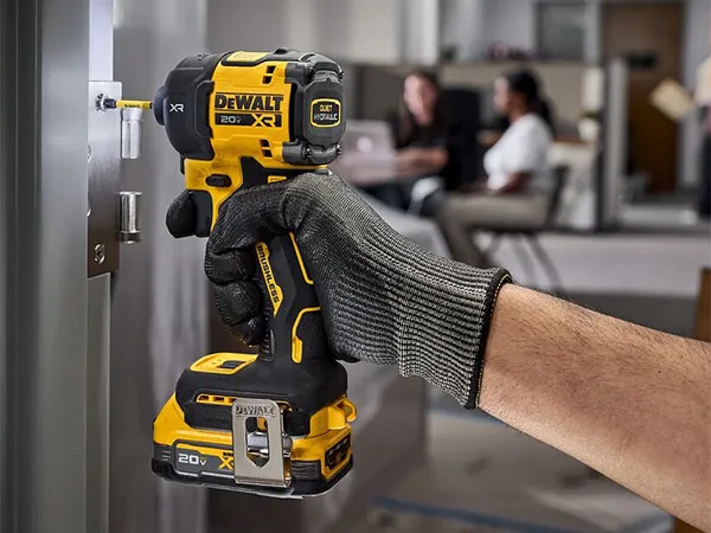 ไขควงกระแทกไร้สาย DEWALT DCF870 ขนาด 1/4 นิ้ว 20V. (ตัวเปล่า)