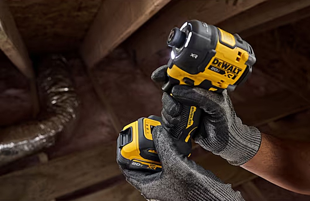 ไขควงกระแทกไร้สาย DEWALT DCF870 ขนาด 1/4 นิ้ว 20V. (ตัวเปล่า)