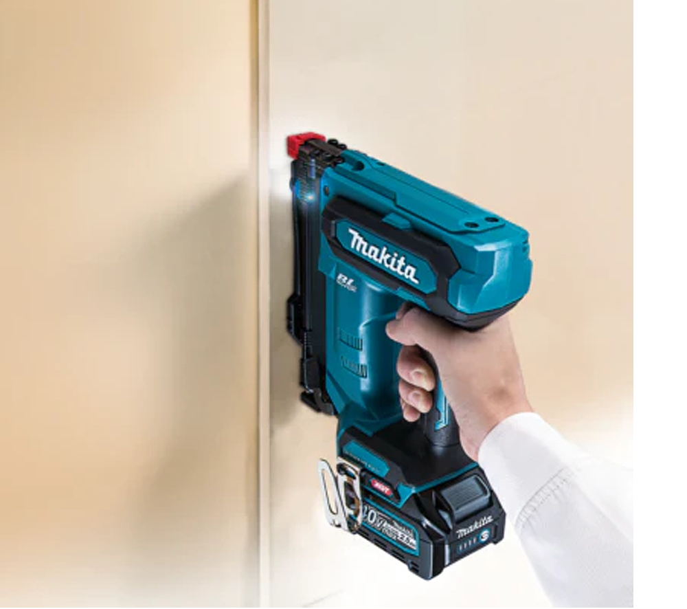เครื่องยิงแม๊ก MAKITA ST001GZK แบบไร้สาย ขนาด 5 32 นิ้ว 40V   ตัวเปล่า 