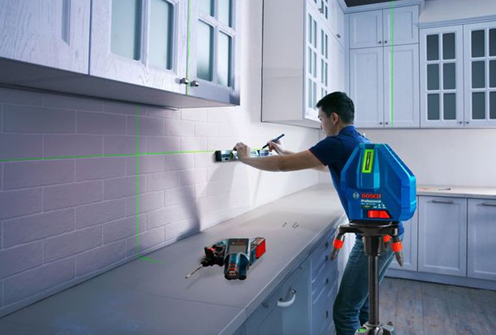 เลเซอร์วัดระดับ BOSCH GLL 50 15 XG แสงสีเขียว ระยะทำงาน 15 ม 