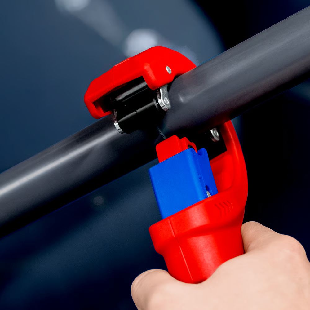 คัตเตอร์ตัดท่อพลาสติก KNIPEX DPT50 90 23 02 BK
