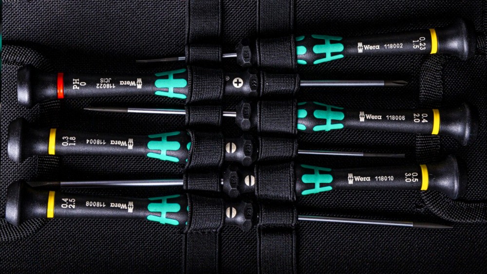 ไขควง ขนาดเล็ก ในชุดซ่อมโทรศัพท์ ทำไมถึงต้องละเอียดกว่าที่คิด ไขควง ขนาดเล็ก ในชุดซ่อมโทรศัพท์ ทำไมถึงต้องละเอียดกว่าที่คิด