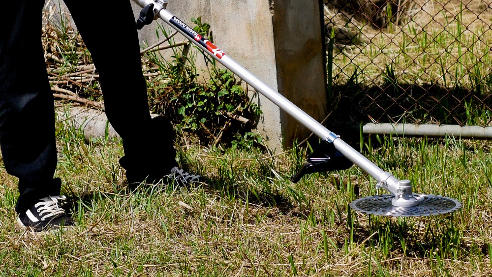 ตัดหญ้าทั้งวันยังไงก็ไม่เหนื่อย ถ้าเลือก ใบมีดตัดหญ้า ถูกตั้งแต่แรก