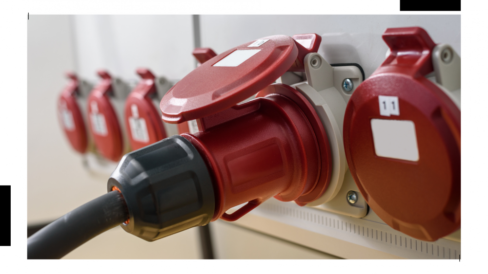 พาวเวอร์ปลั๊กอุตสาหกรรม ต่างจากปลั๊กบ้านยังไง พาวเวอร์ปลั๊กอุตสาหกรรม ต่างจากปลั๊กบ้านยังไง