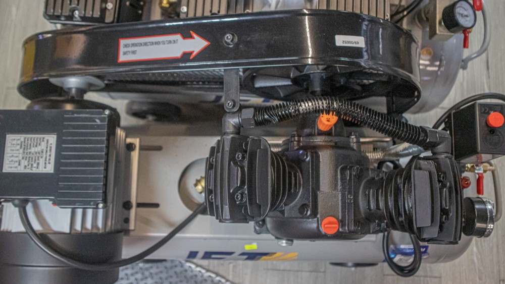 ไฟบ้าน 220V หรือไฟ 3 เฟส เลือก ปั้มลมขนาดใหญ่ ให้ตรงกับหน้างาน