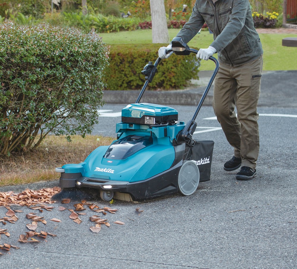 เครื่องกวาดพื้น MAKITA VS001G XGT 40Vmax มอเตอร์ไร้แปรงถ่าน ความกว้างในการทำงาน 650 มม. (ตัวเปล่า)