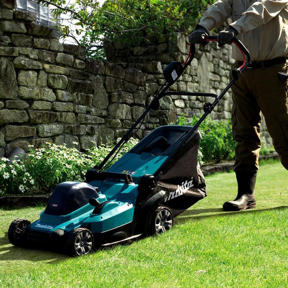 รถตัดหญ้าแบตเตอรี่ MAKITA LM004GZ 40Vmax ขนาด 430 มม. (ตัวเปล่า)