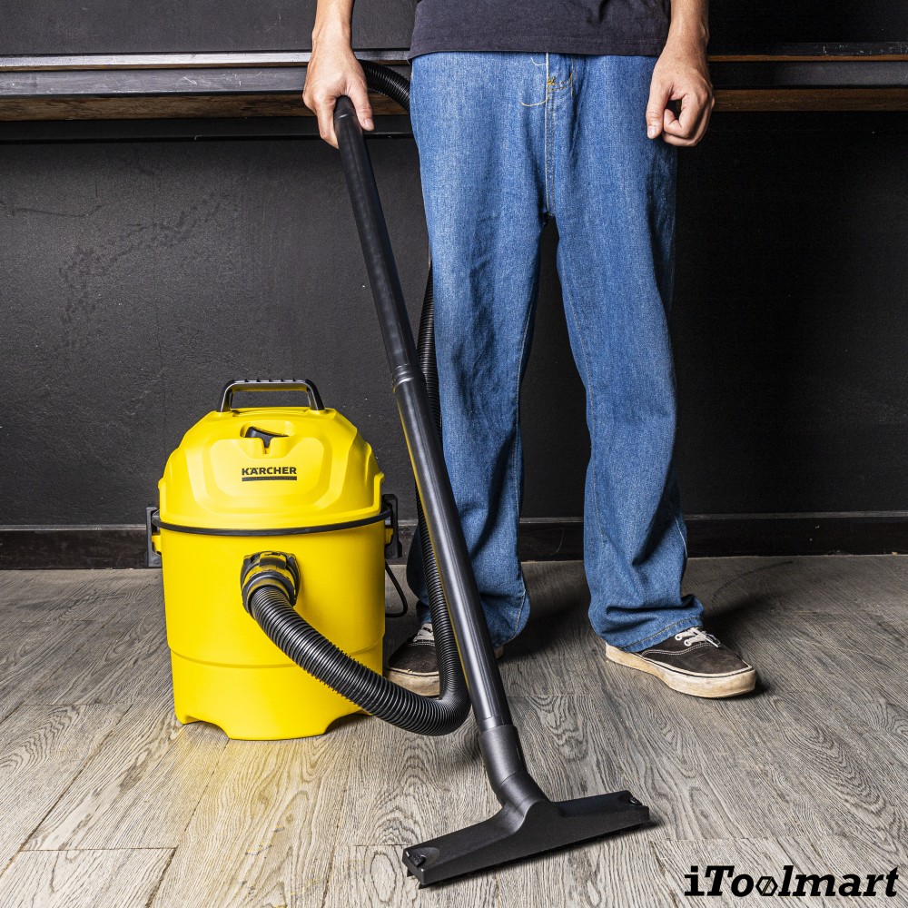 เครื่องดูดฝุ่นเปียก แห้ง Karcher WD 1 Classic กำลังไฟ 1 200 วัตต์ 1 098 322 0