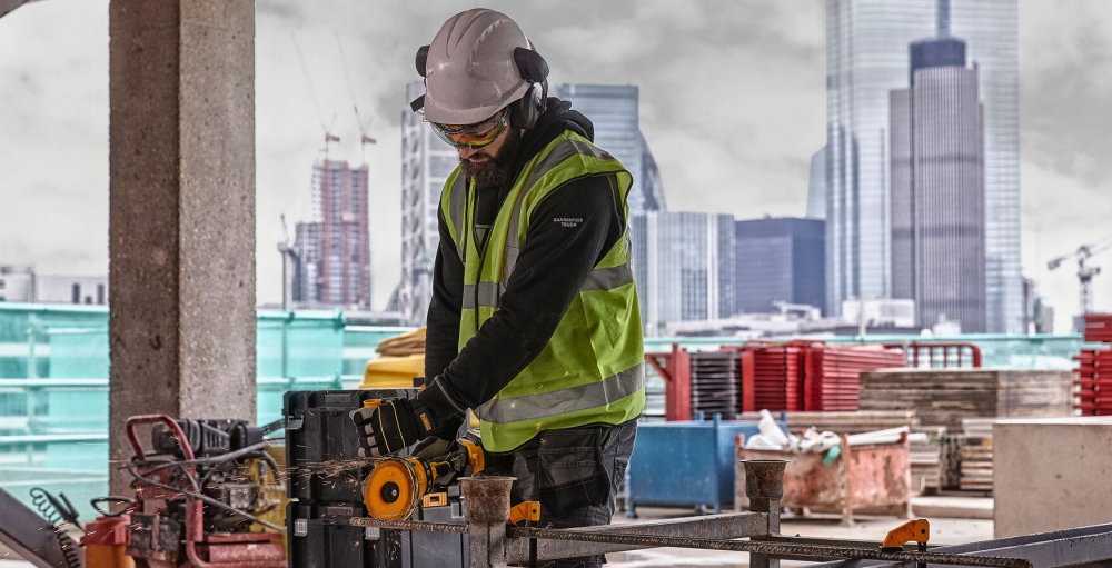 เครื่องเจียรไร้สาย DEWALT DCG418N B1 60VMax ขนาด 4 นิ้ว  ตัวเปล่า 