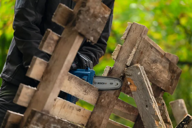 เลื่อยโซ่ไร้สาย Bosch GKE 18V 15 Professional 18V   ตัวเปล่า 