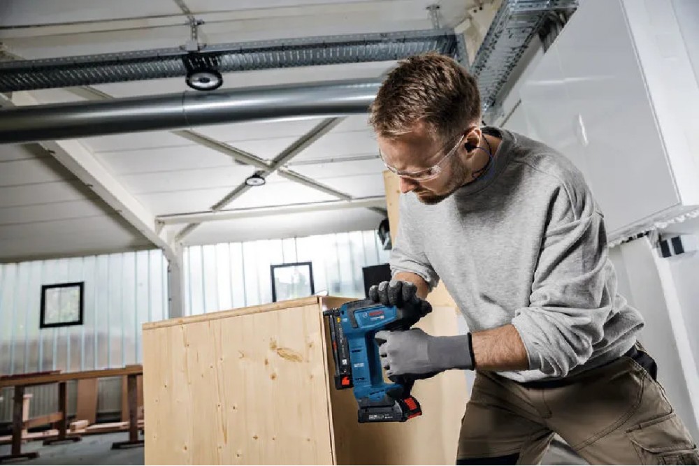 ปืนยิงตะปูไม้ไร้สาย Bosch GNH 18V 35 PROFESSIONAL 0601482780  ตัวเปล่า 