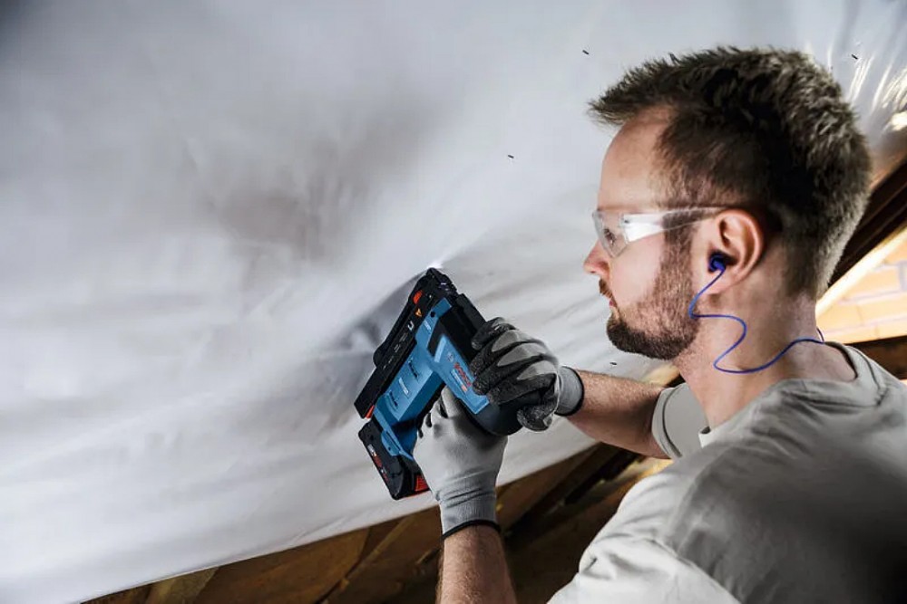 ปืนยิงตะปูไร้สาย Bosch GTH 18V 14 PROFESSIONAL 0601482880  ตัวเปล่า 